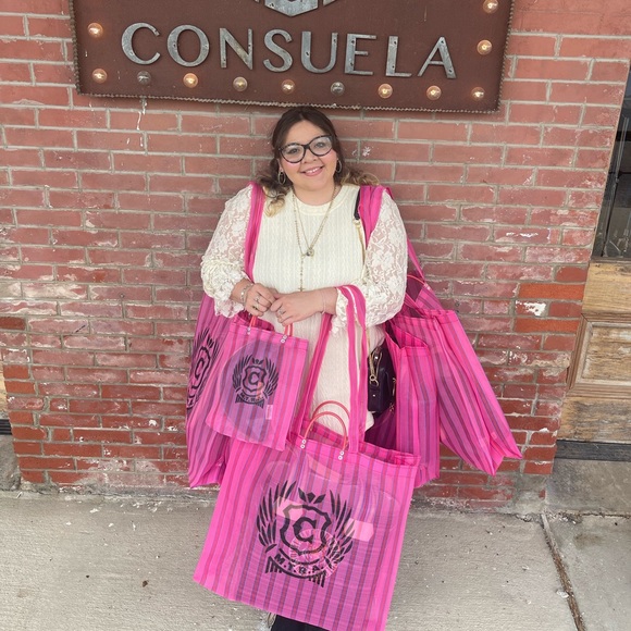 Meet your Posher, Kathryn - Picture 3 of 3